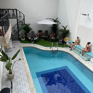 The View & Lounge Hostel Cali